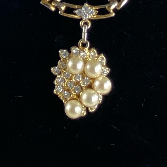 Necklace Gold Finish with Faux Pearls & Crystals - Picture 2 of 4